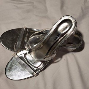 Fashion nova sandals( size 11)